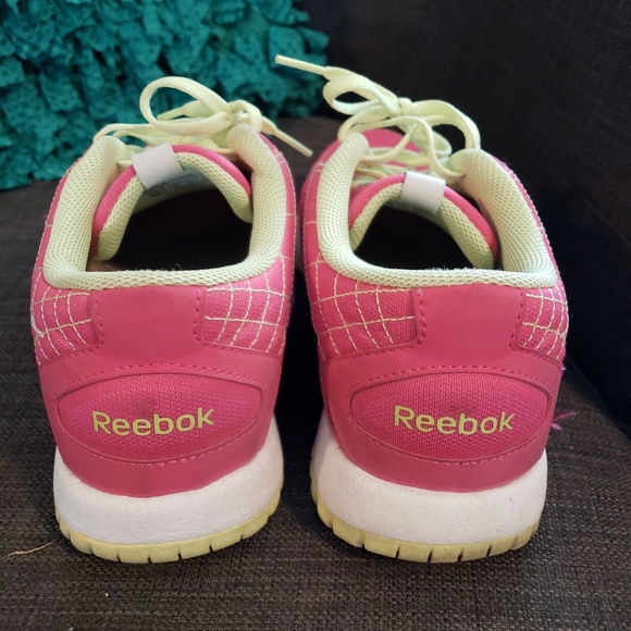 Pink Reebok sneakers - Picture 4 of 4